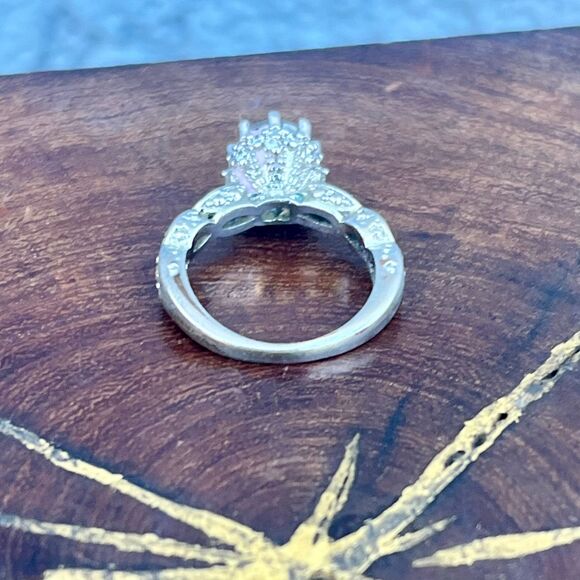 Vintage Cubic Zirconia Ring size 5 1/4 cocktail evening jewlery - Picture 7 of 10